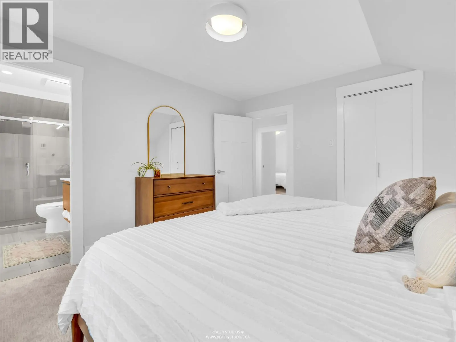 3849 ST. CATHERINES STREET