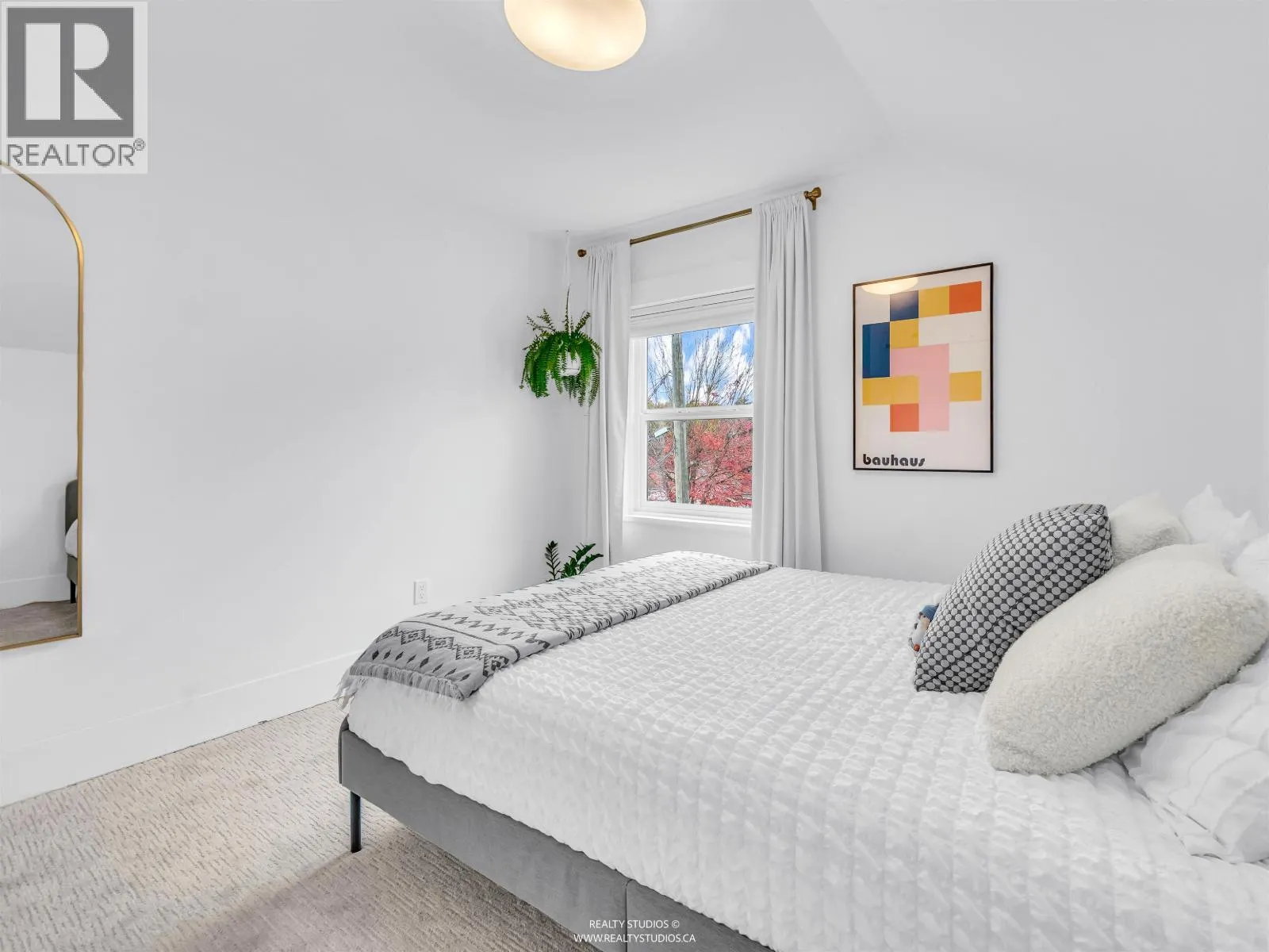 3849 ST. CATHERINES STREET
