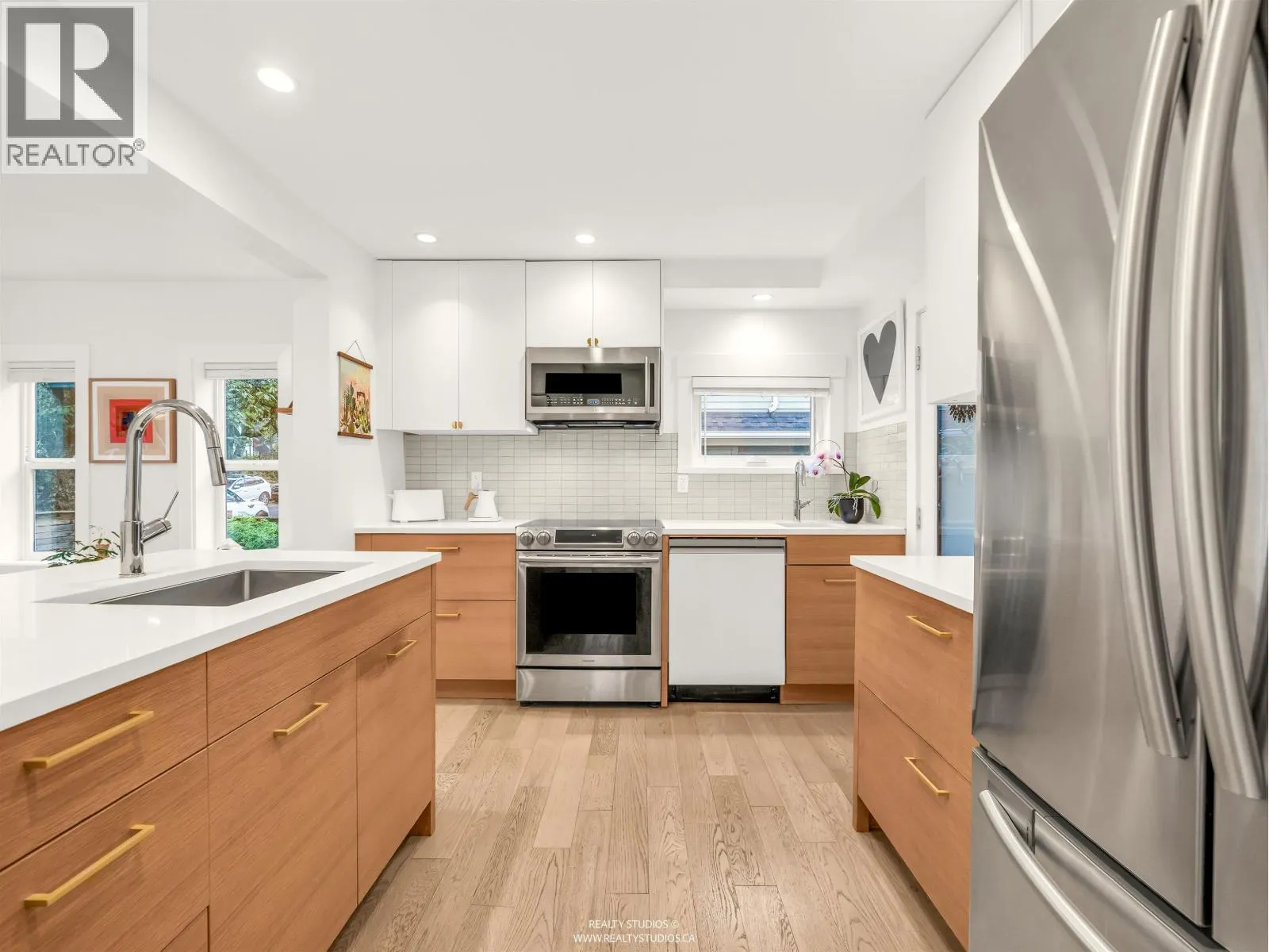 3849 ST. CATHERINES STREET