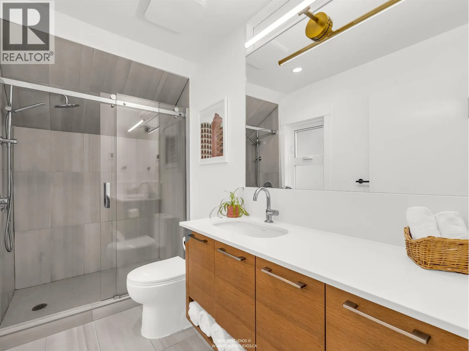 3849 ST. CATHERINES STREET