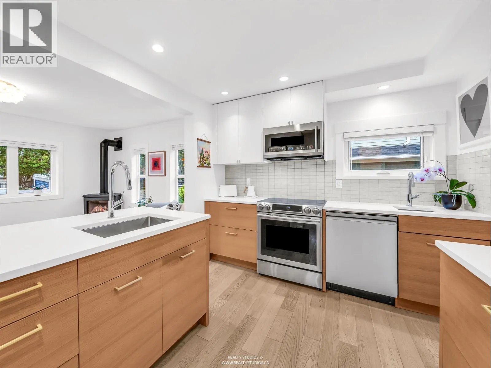 3849 ST. CATHERINES STREET