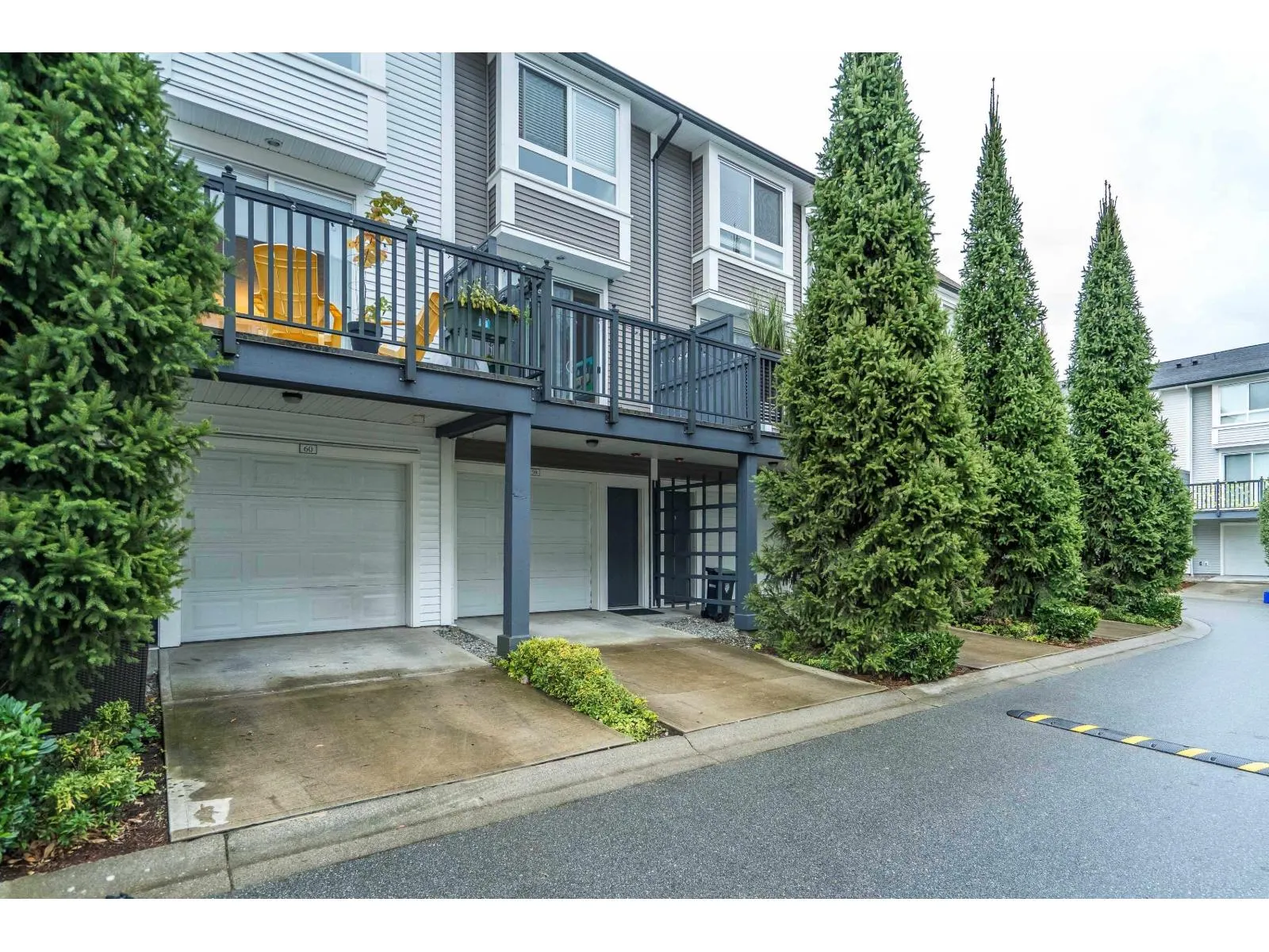 60 8476 207A STREET