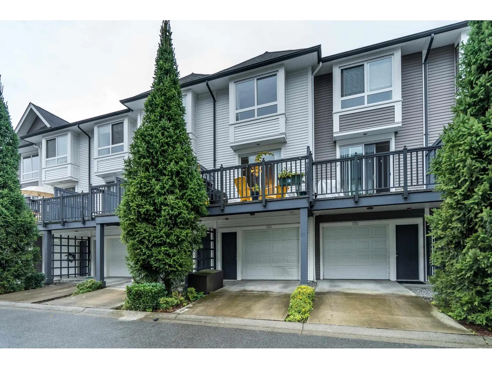60 8476 207A STREET