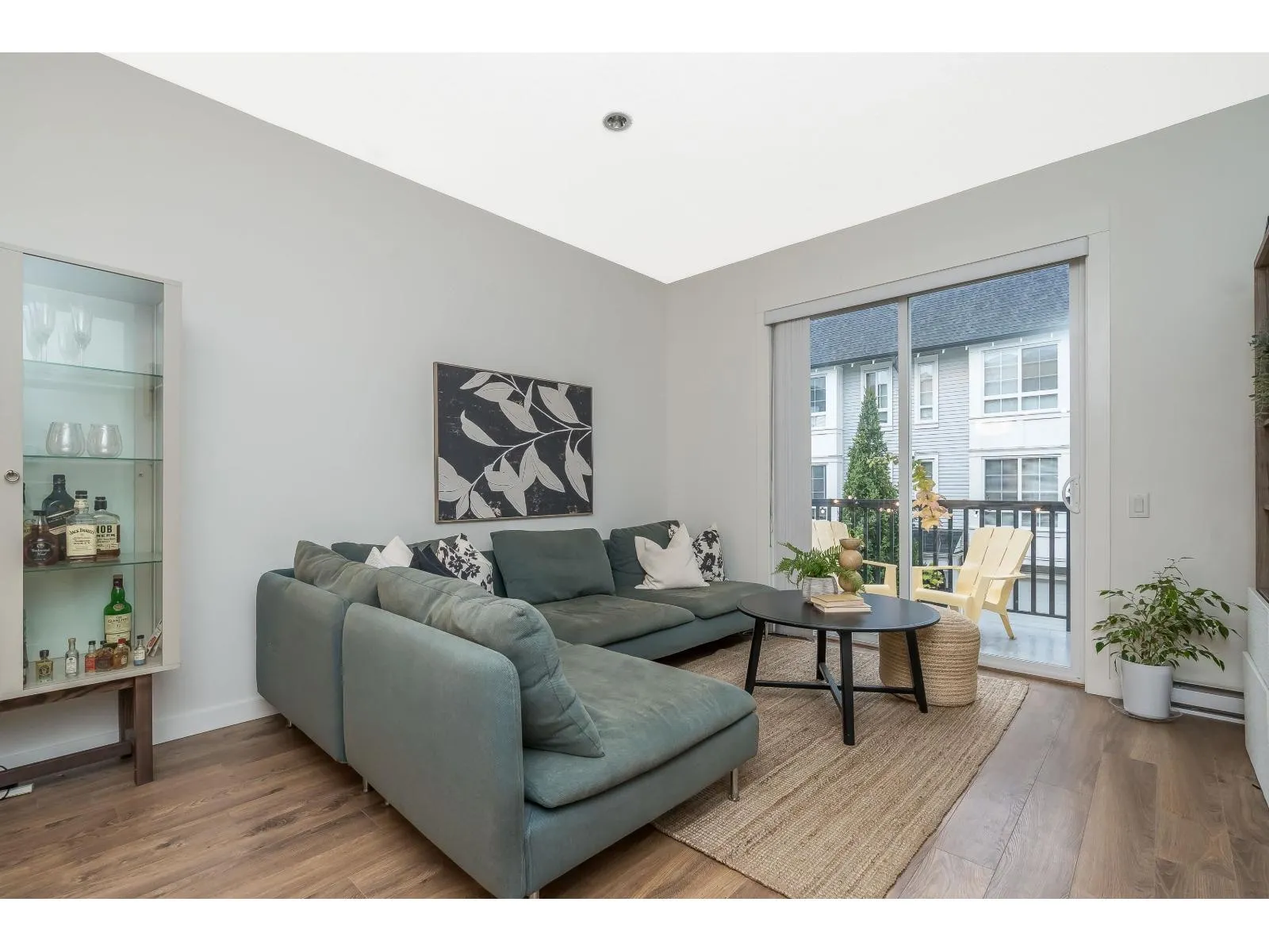 60 8476 207A STREET