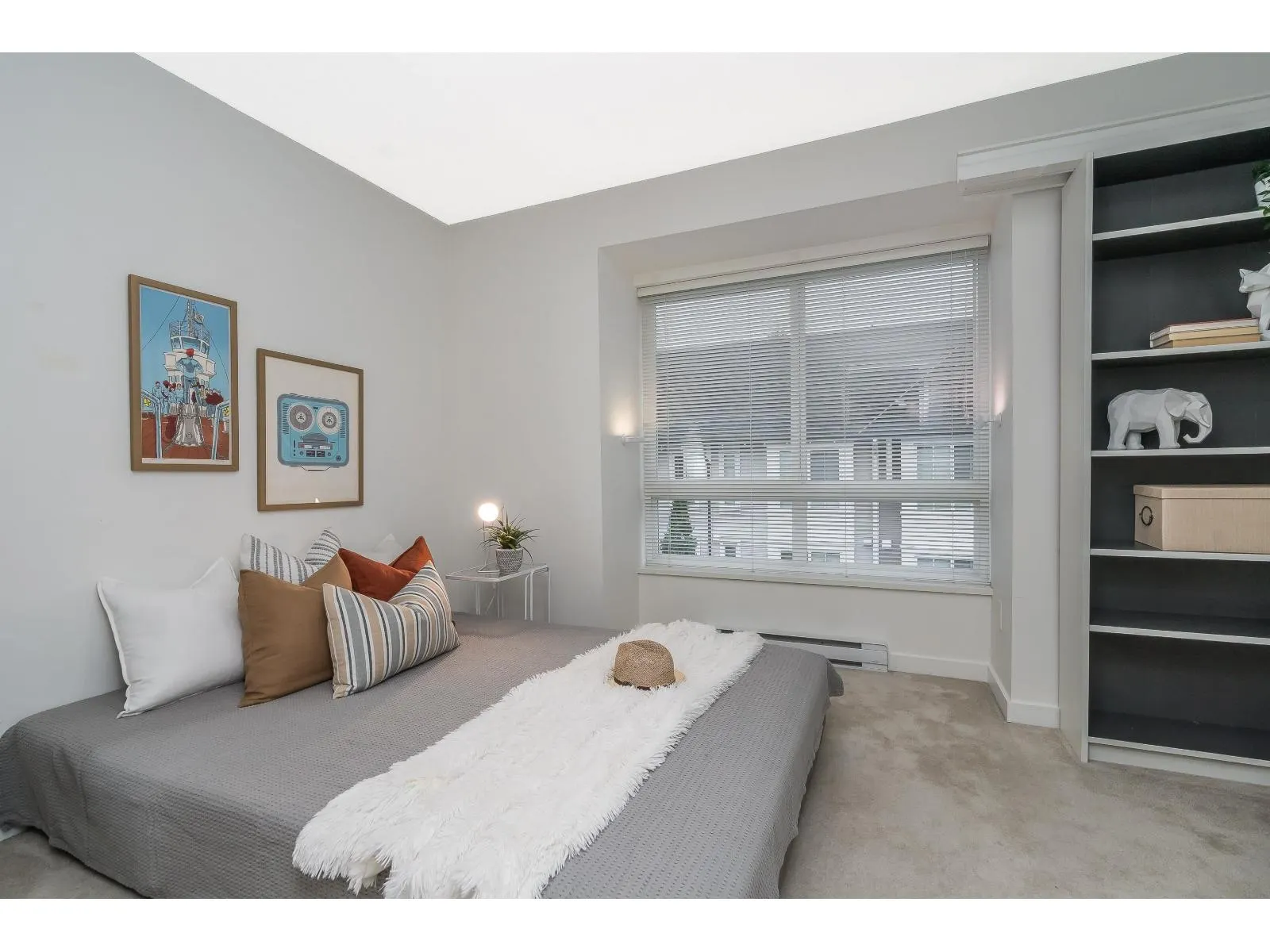 60 8476 207A STREET