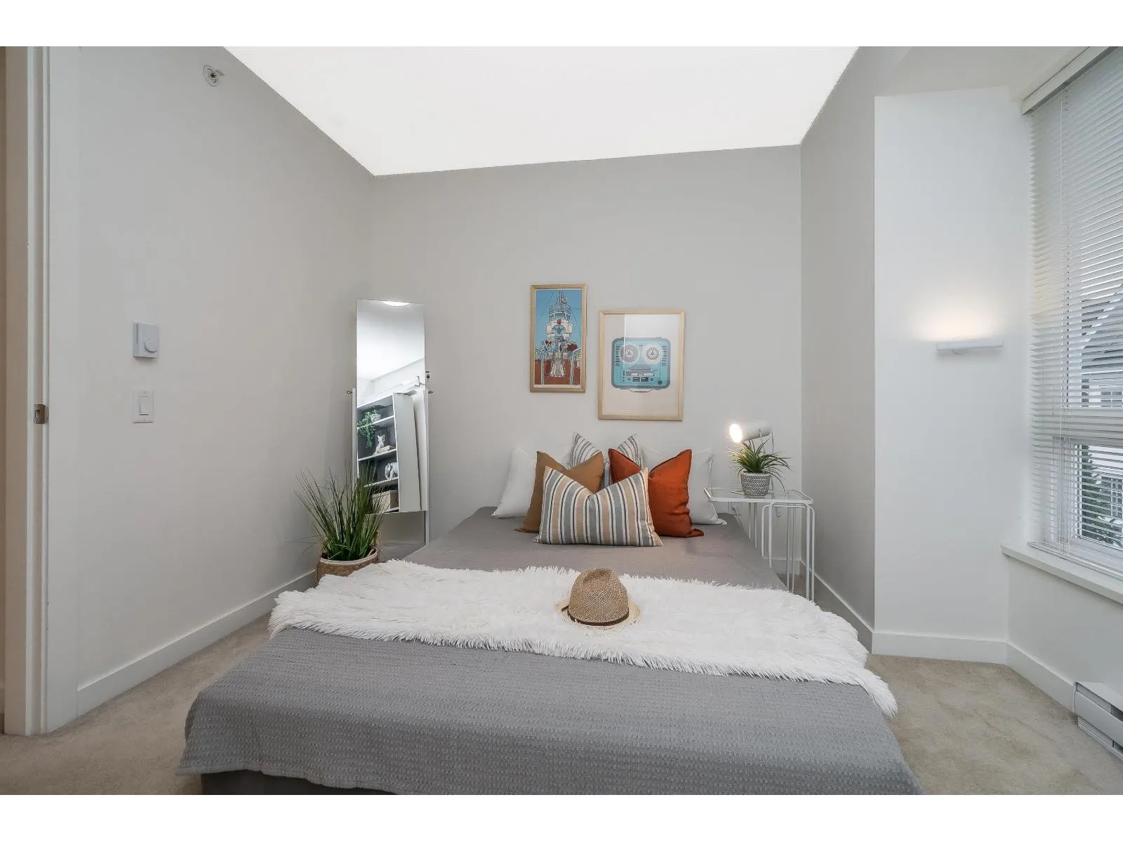 60 8476 207A STREET