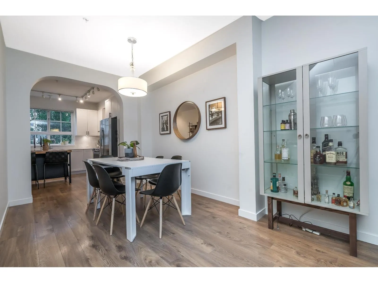 60 8476 207A STREET