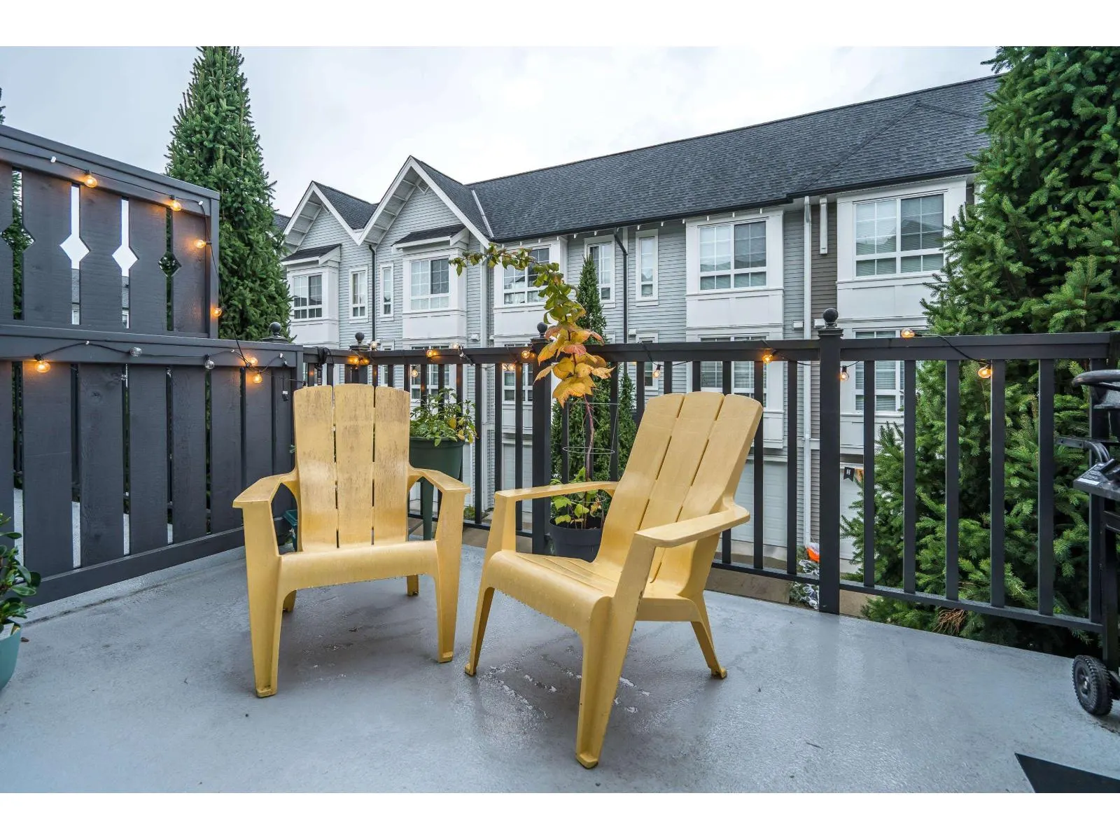 60 8476 207A STREET