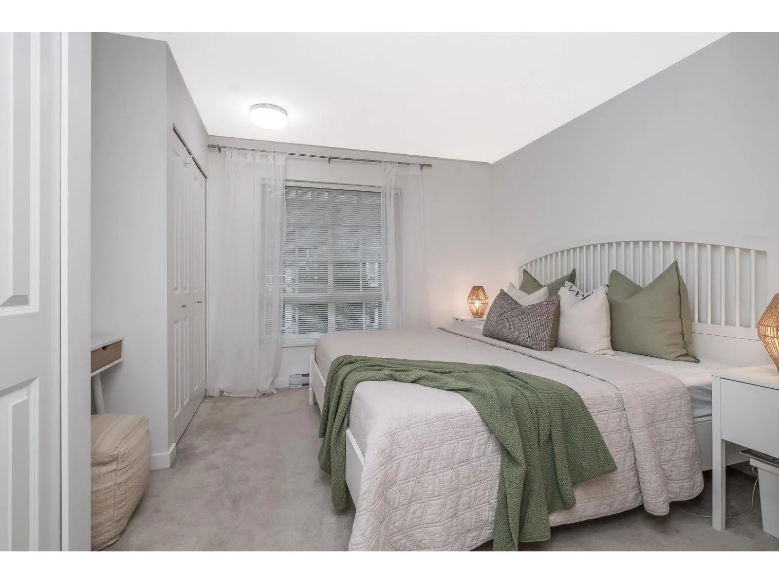 60 8476 207A STREET