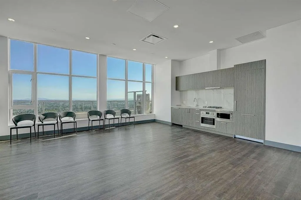 708 13350 CENTRAL AVENUE