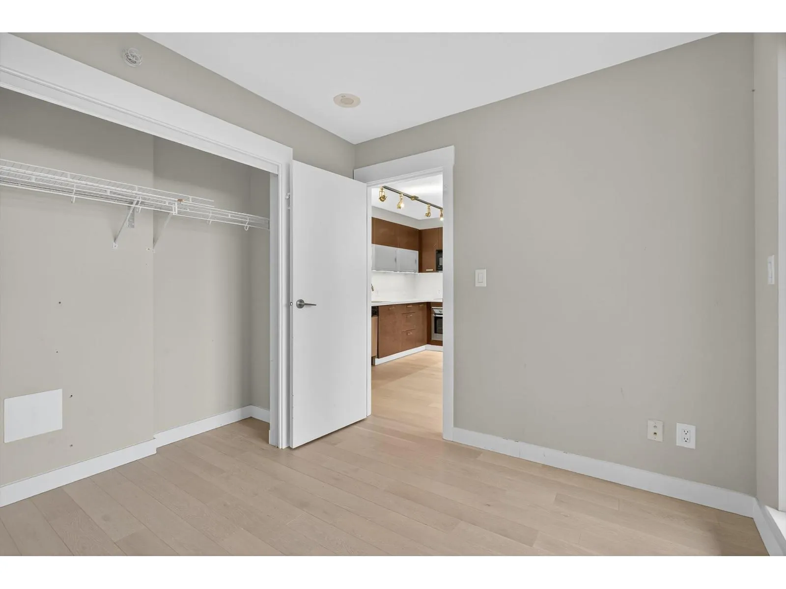 1105 10777 UNIVERSITY DRIVE