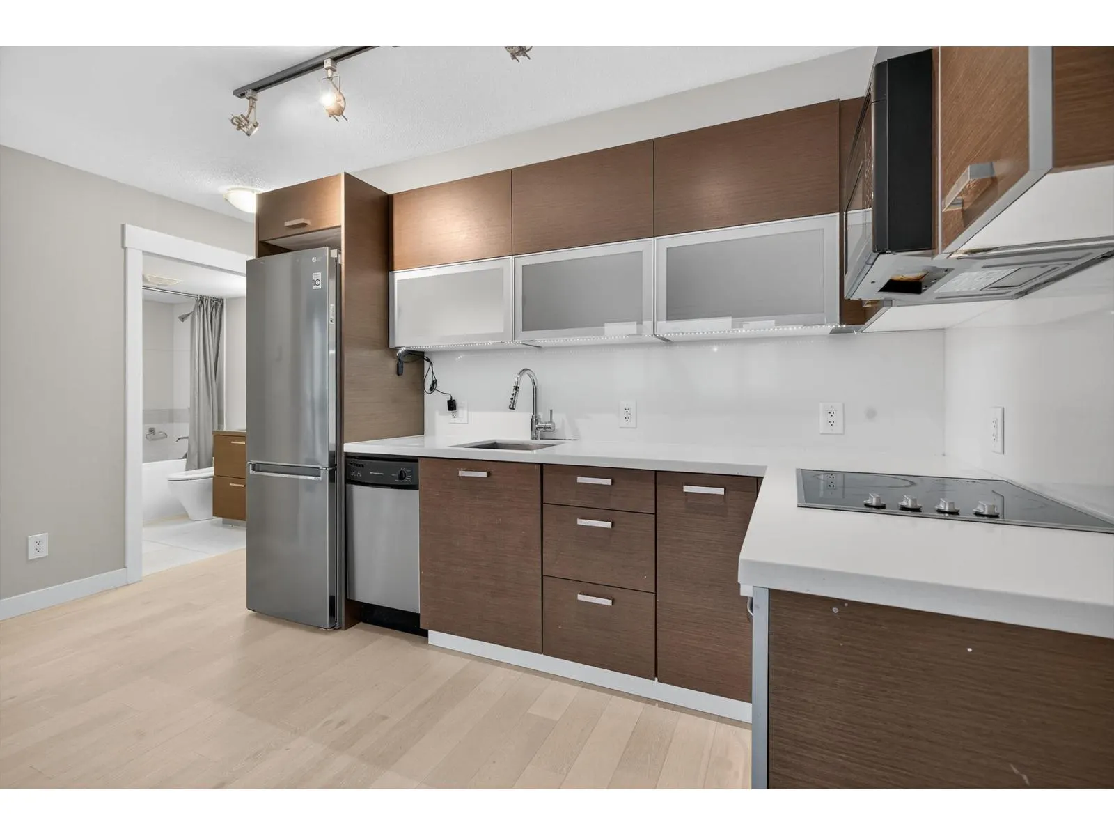 1105 10777 UNIVERSITY DRIVE