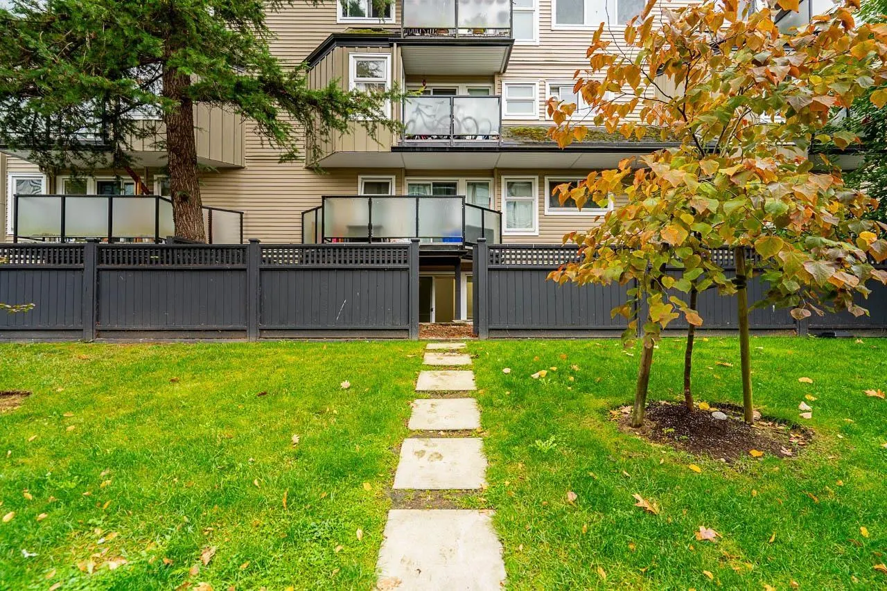 8 1850 E SOUTHMERE CRESCENT