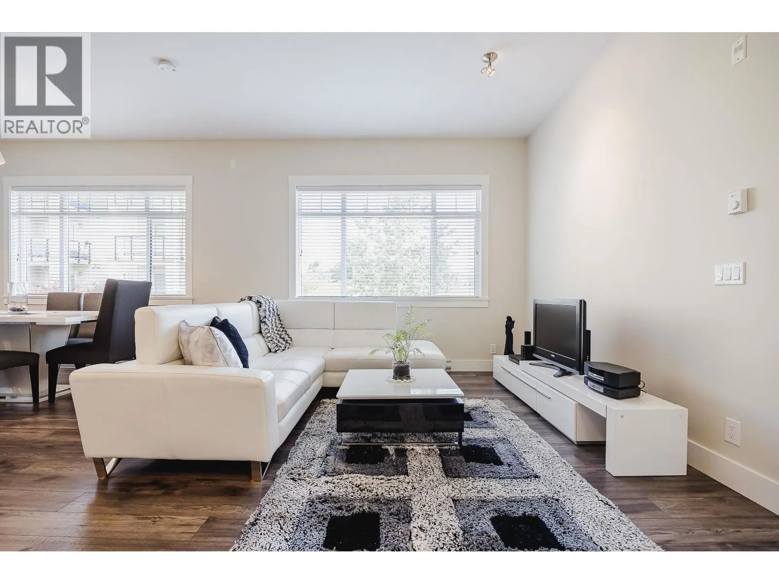 409 22327 RIVER ROAD