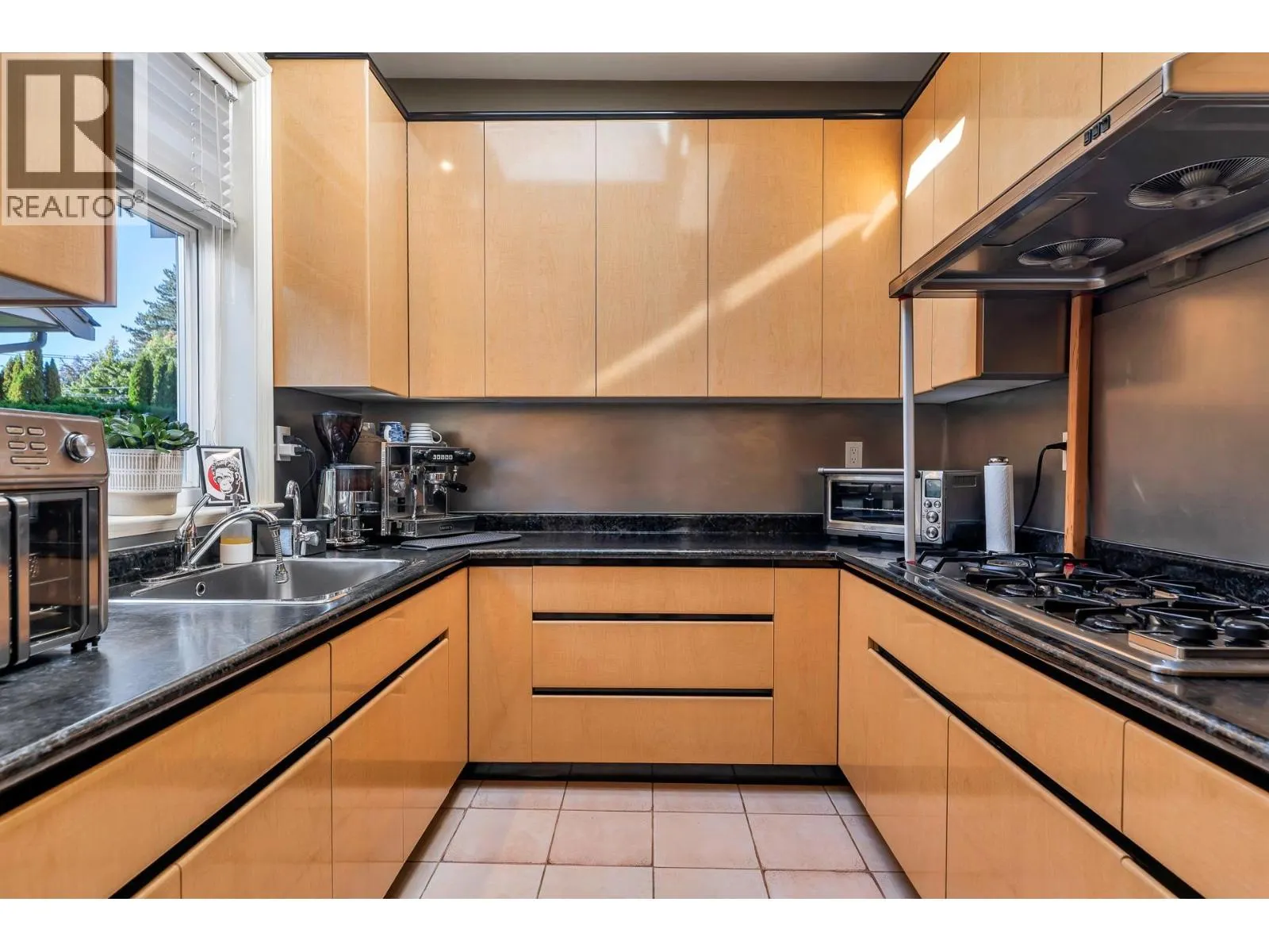 5062 GRANVILLE STREET