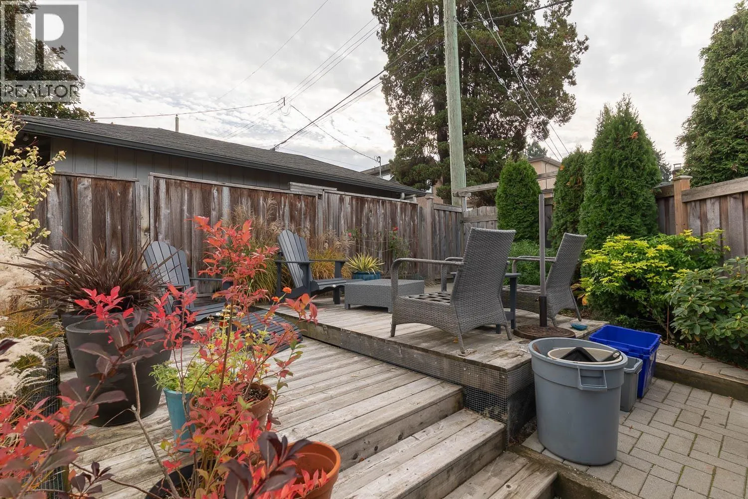 220 E 40TH AVENUE