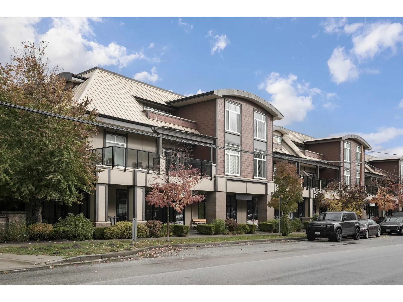 208 14885 60 AVENUE