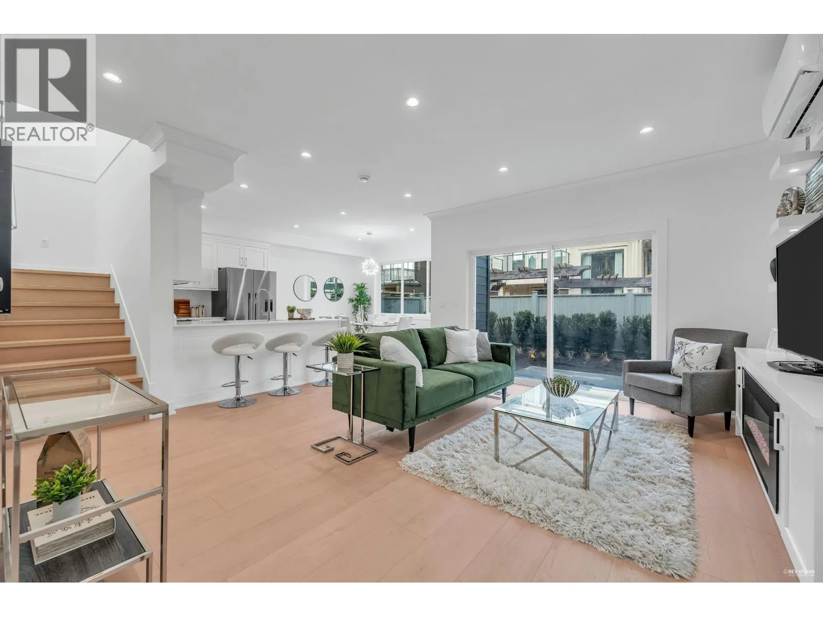 108 8233 WILLIAMS ROAD