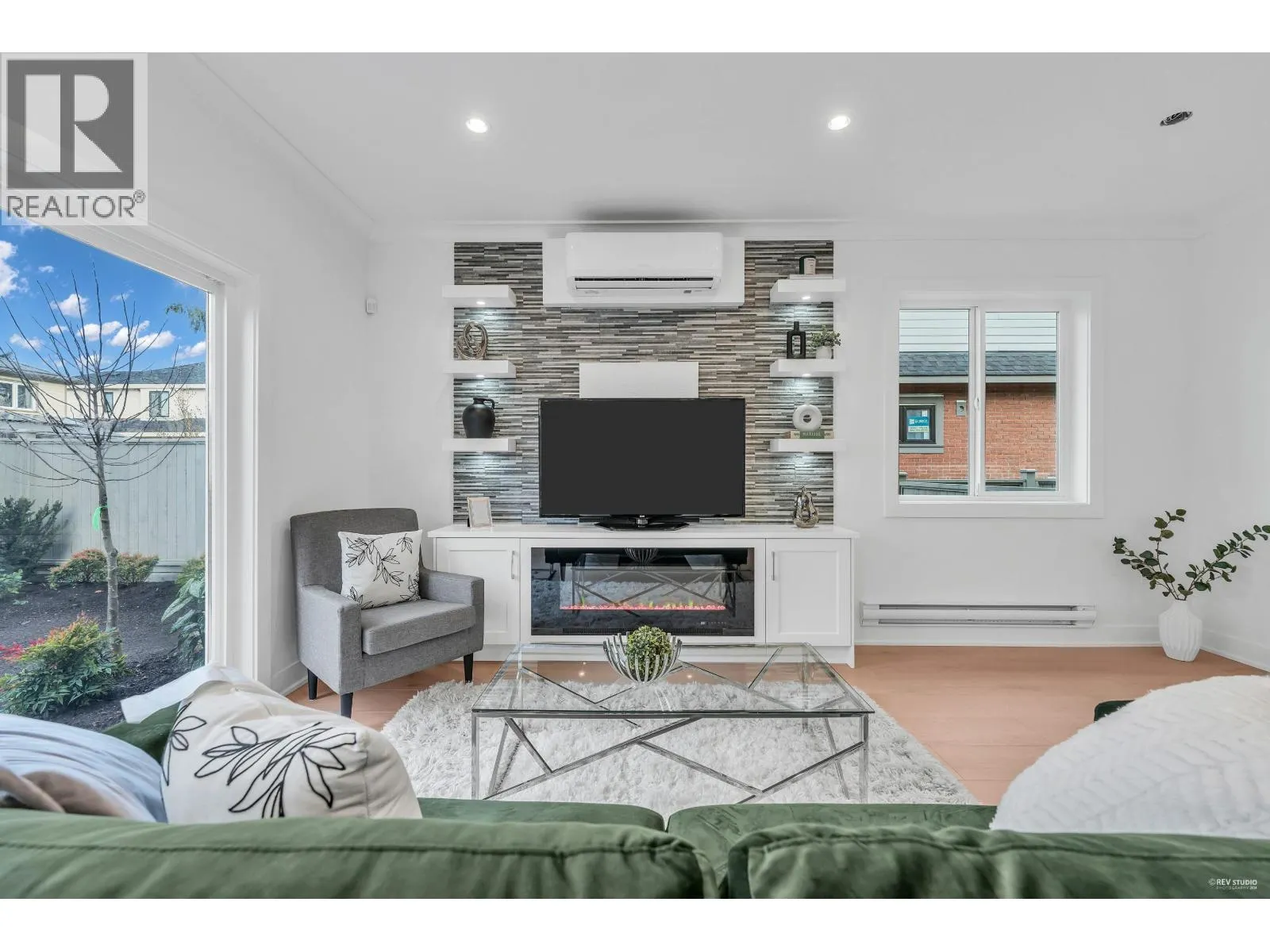 108 8233 WILLIAMS ROAD