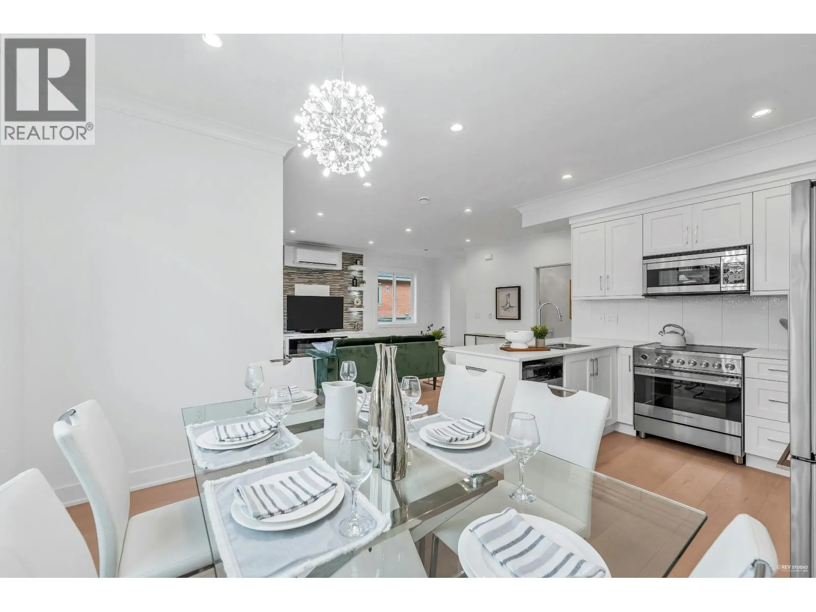 108 8233 WILLIAMS ROAD