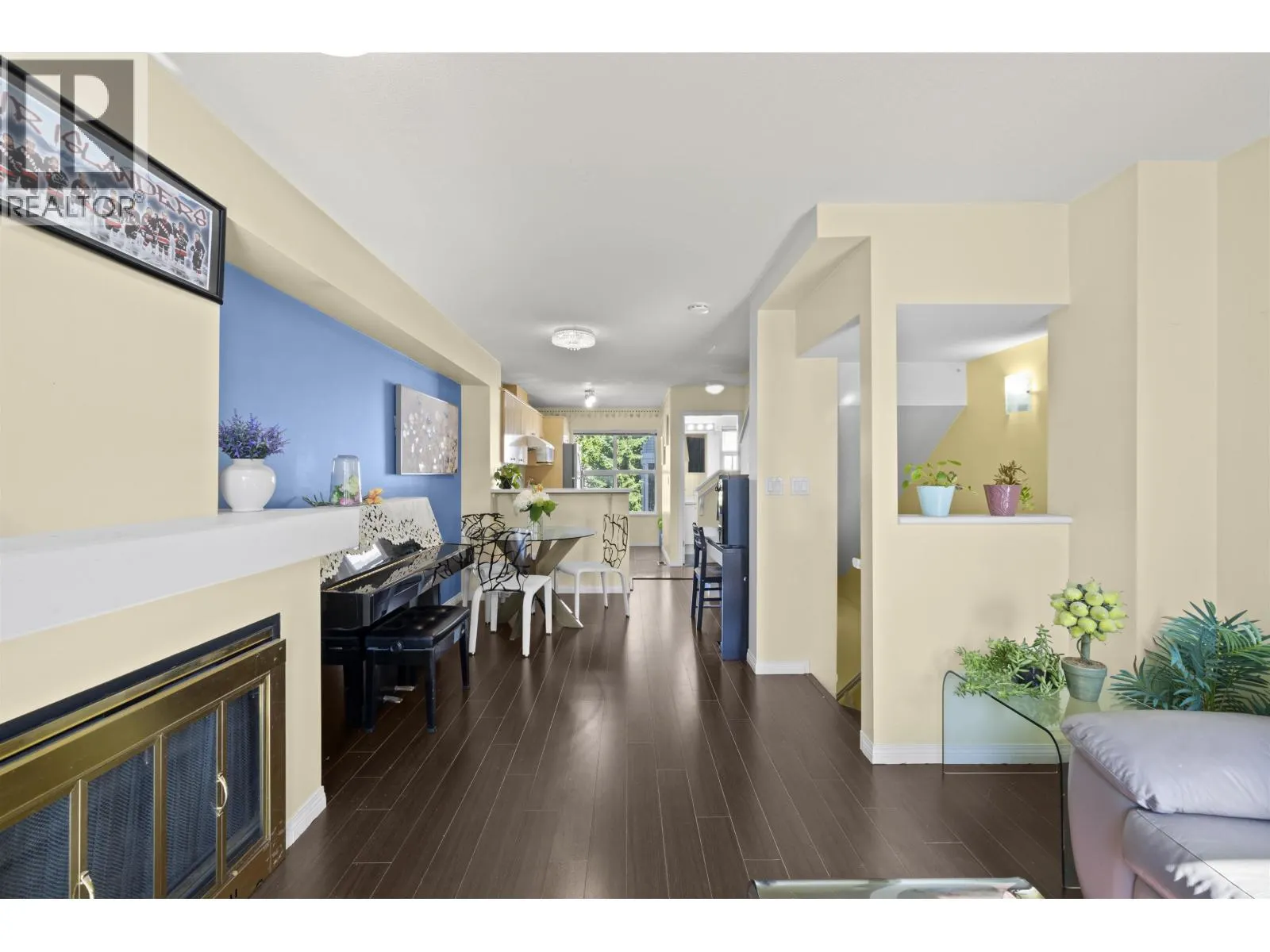 3 7111 LYNNWOOD DRIVE