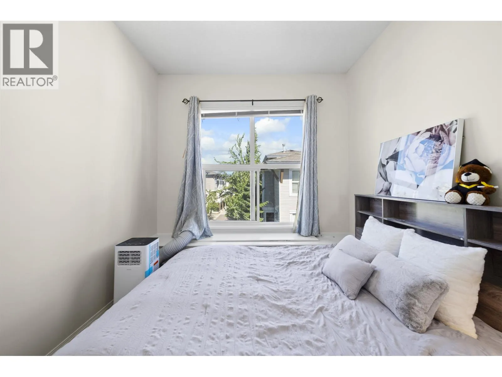 3 7111 LYNNWOOD DRIVE