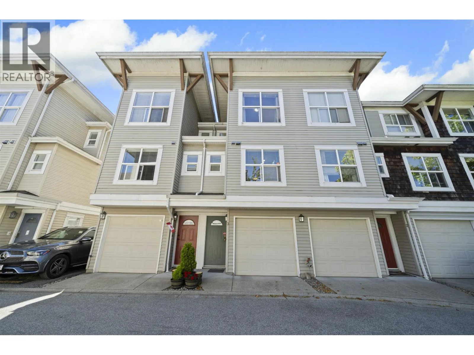 3 7111 LYNNWOOD DRIVE