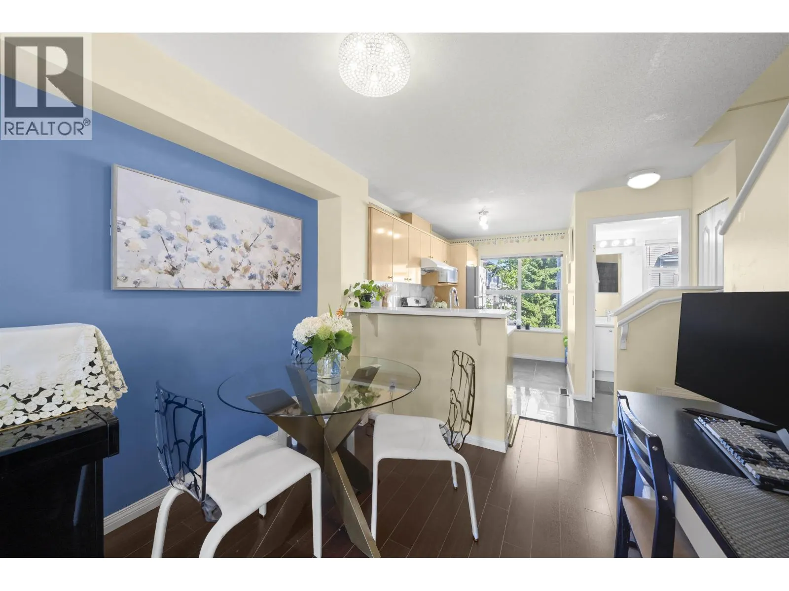 3 7111 LYNNWOOD DRIVE