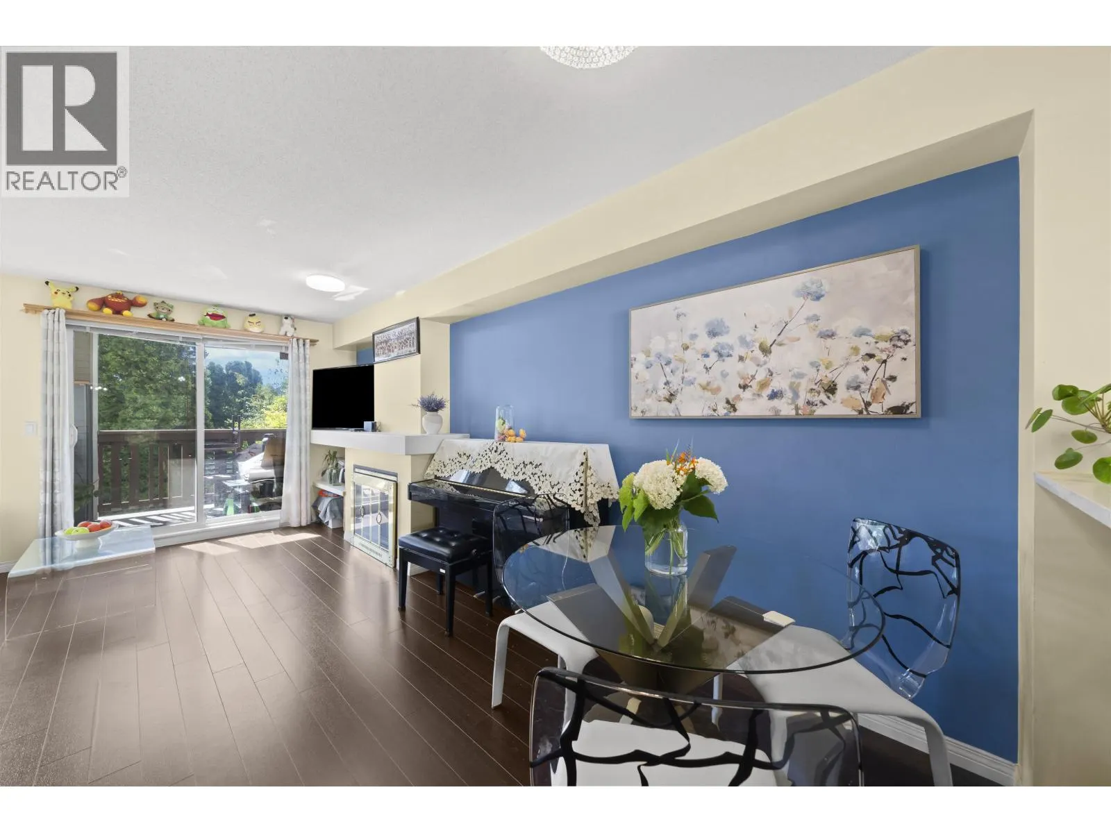 3 7111 LYNNWOOD DRIVE