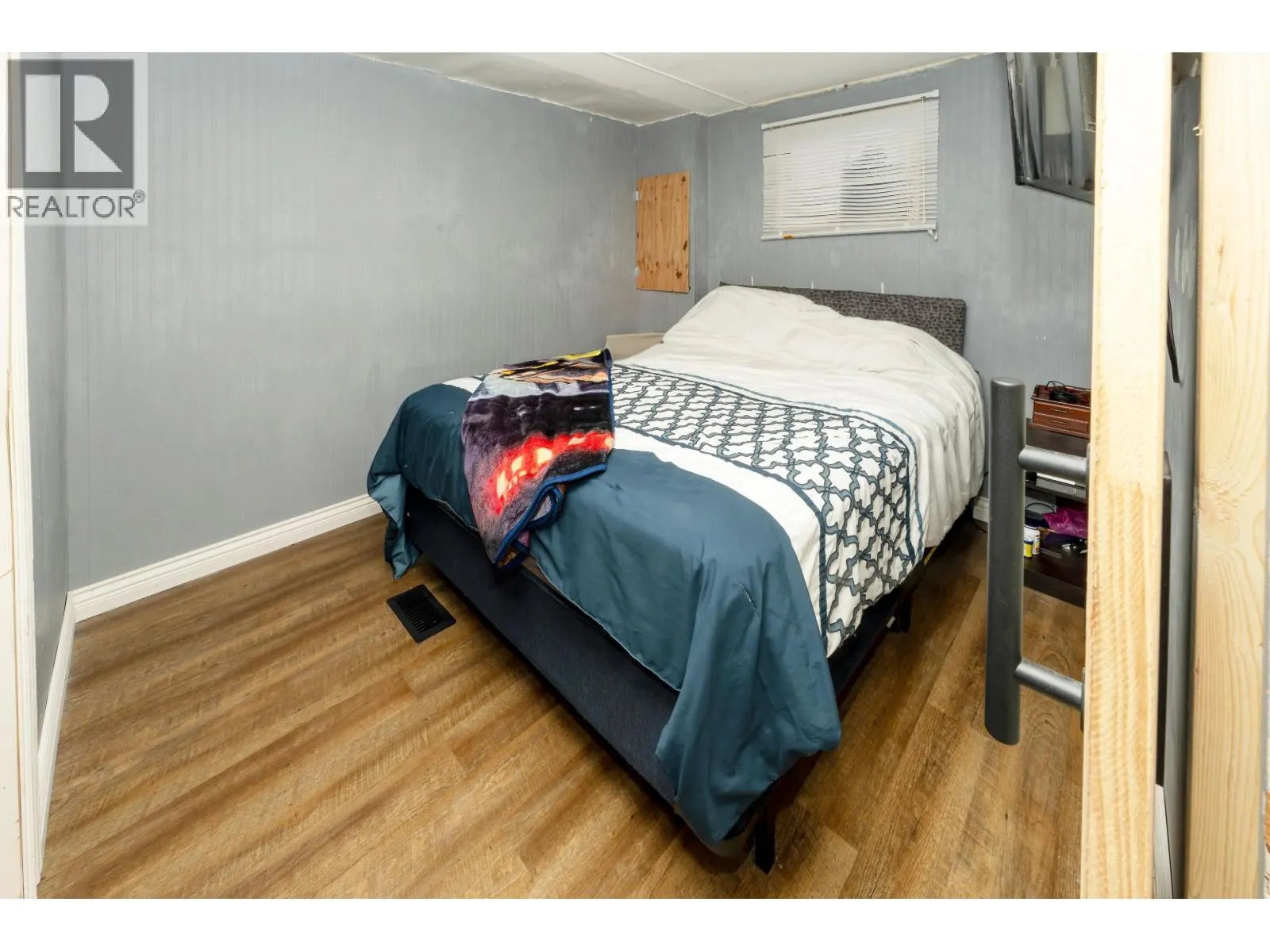 23252 CALVIN CRESCENT