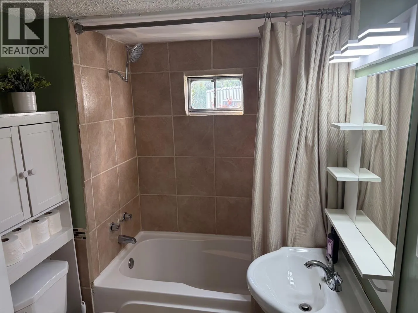 23252 CALVIN CRESCENT