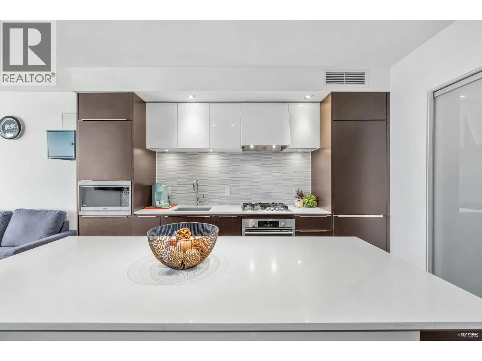 1007 5233 GILBERT ROAD