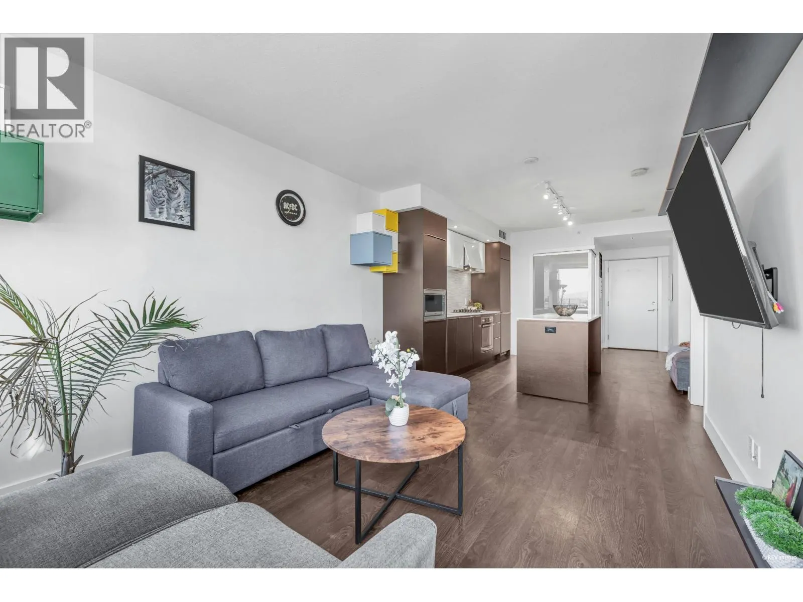 1007 5233 GILBERT ROAD