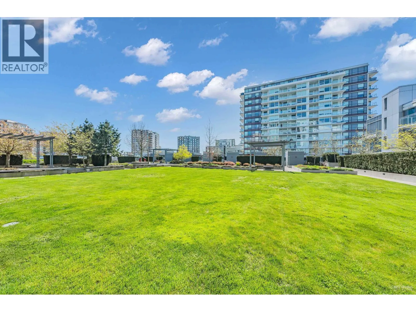 1007 5233 GILBERT ROAD