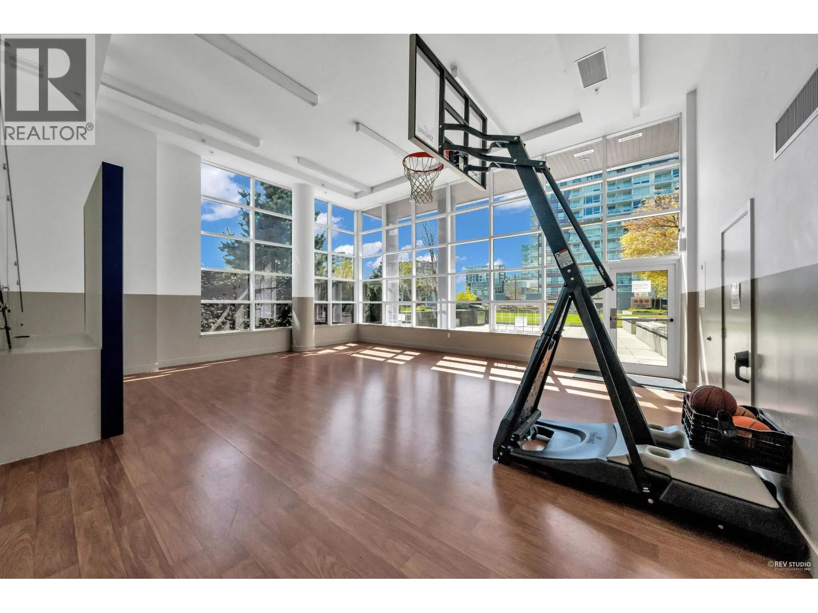 1007 5233 GILBERT ROAD