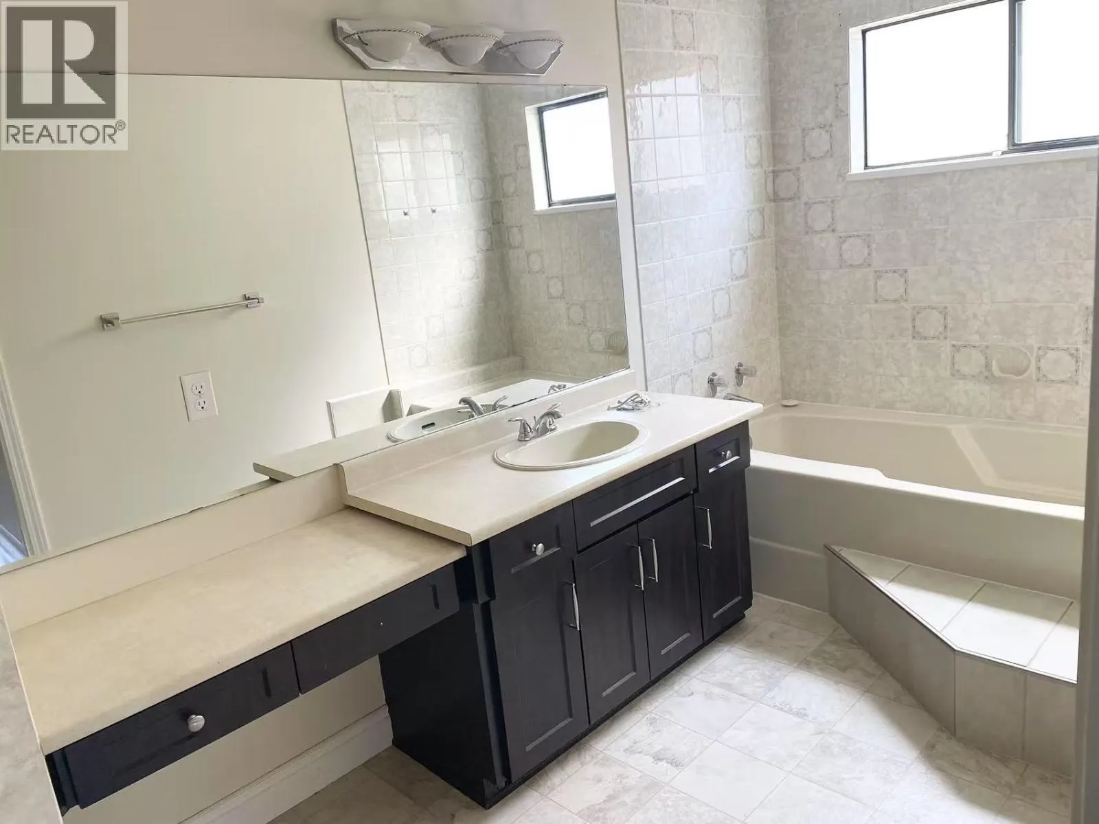 5640 SANDIFORD PLACE