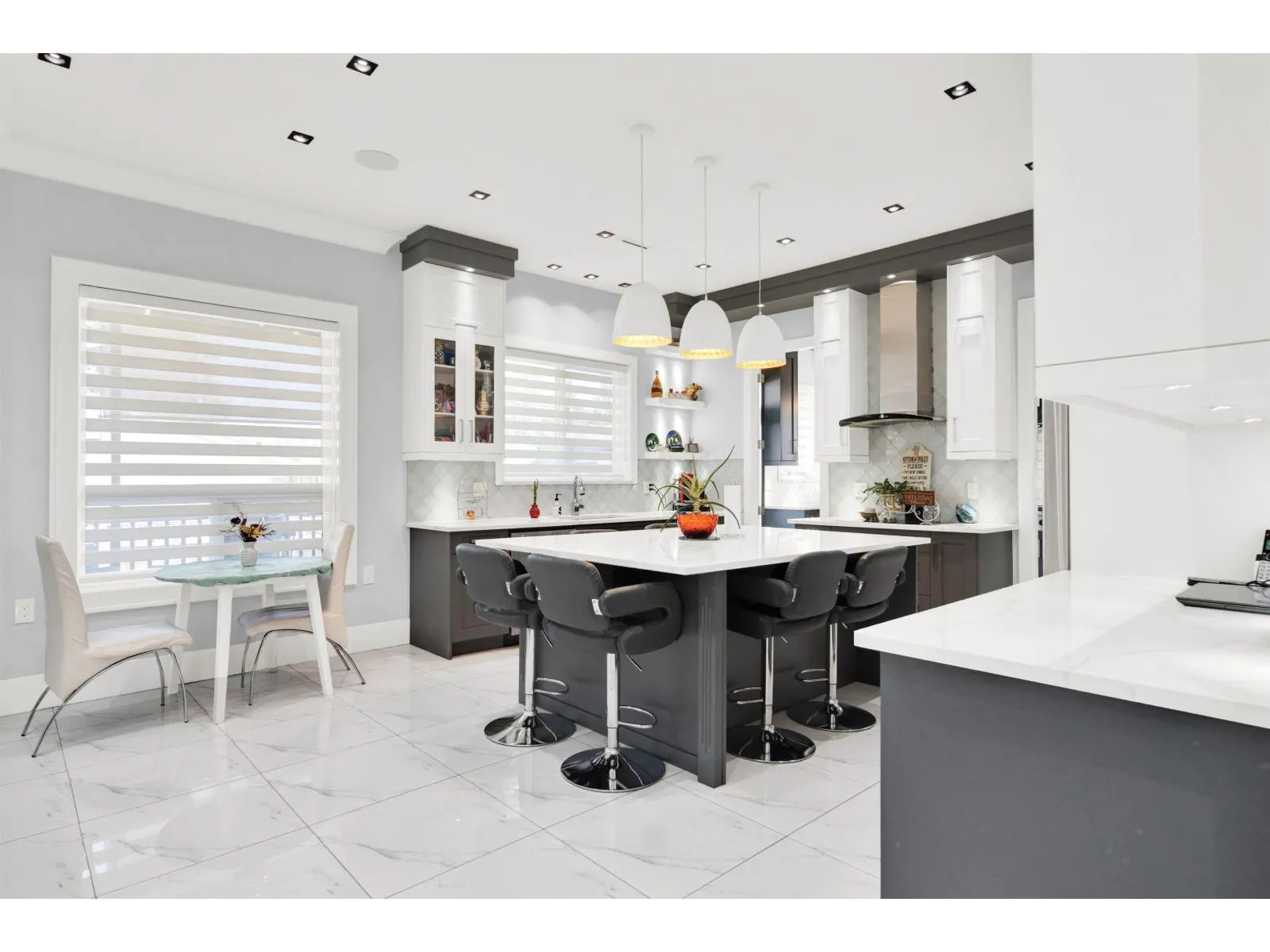 8670 TUNIS PLACE