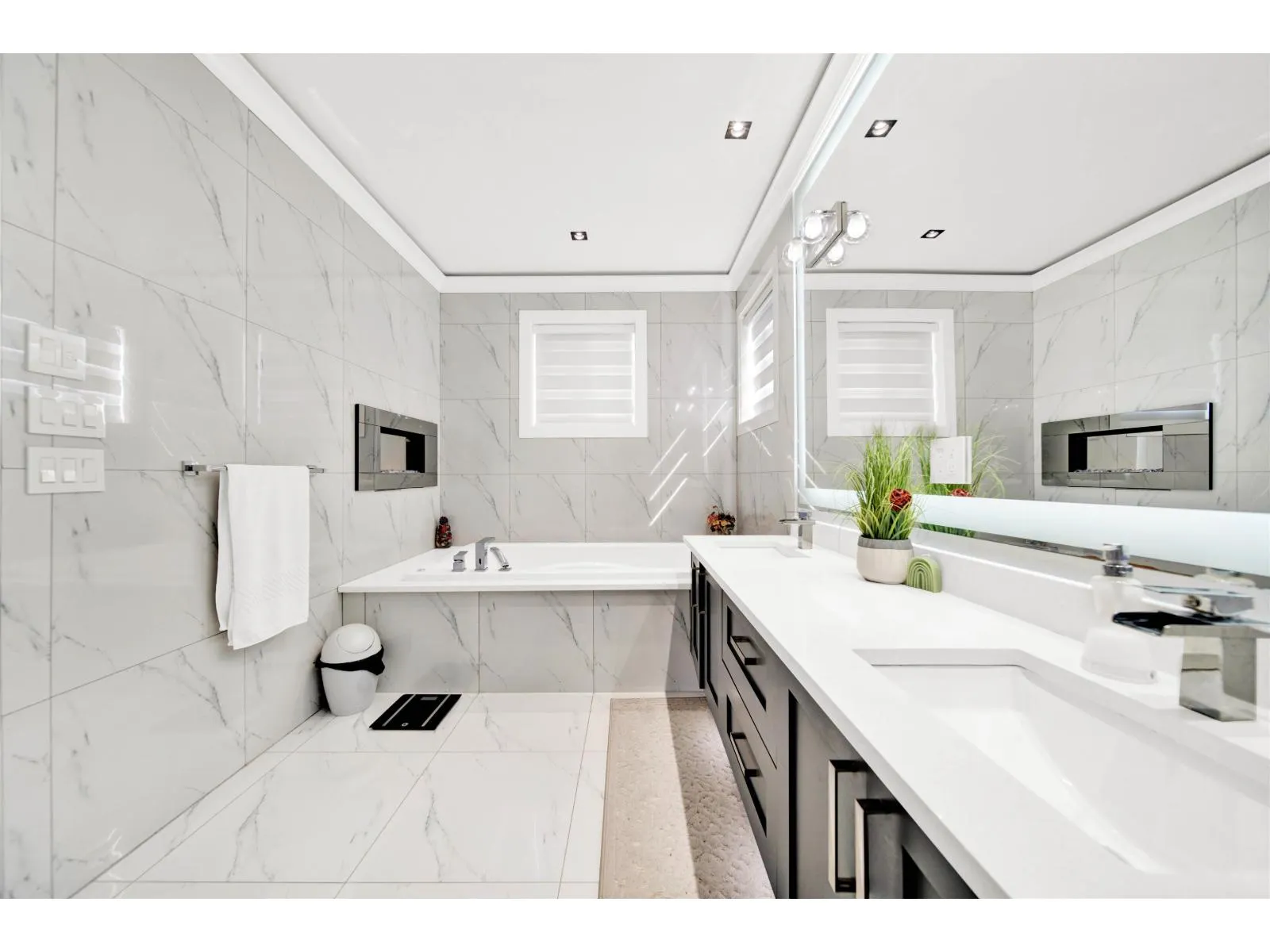 8670 TUNIS PLACE