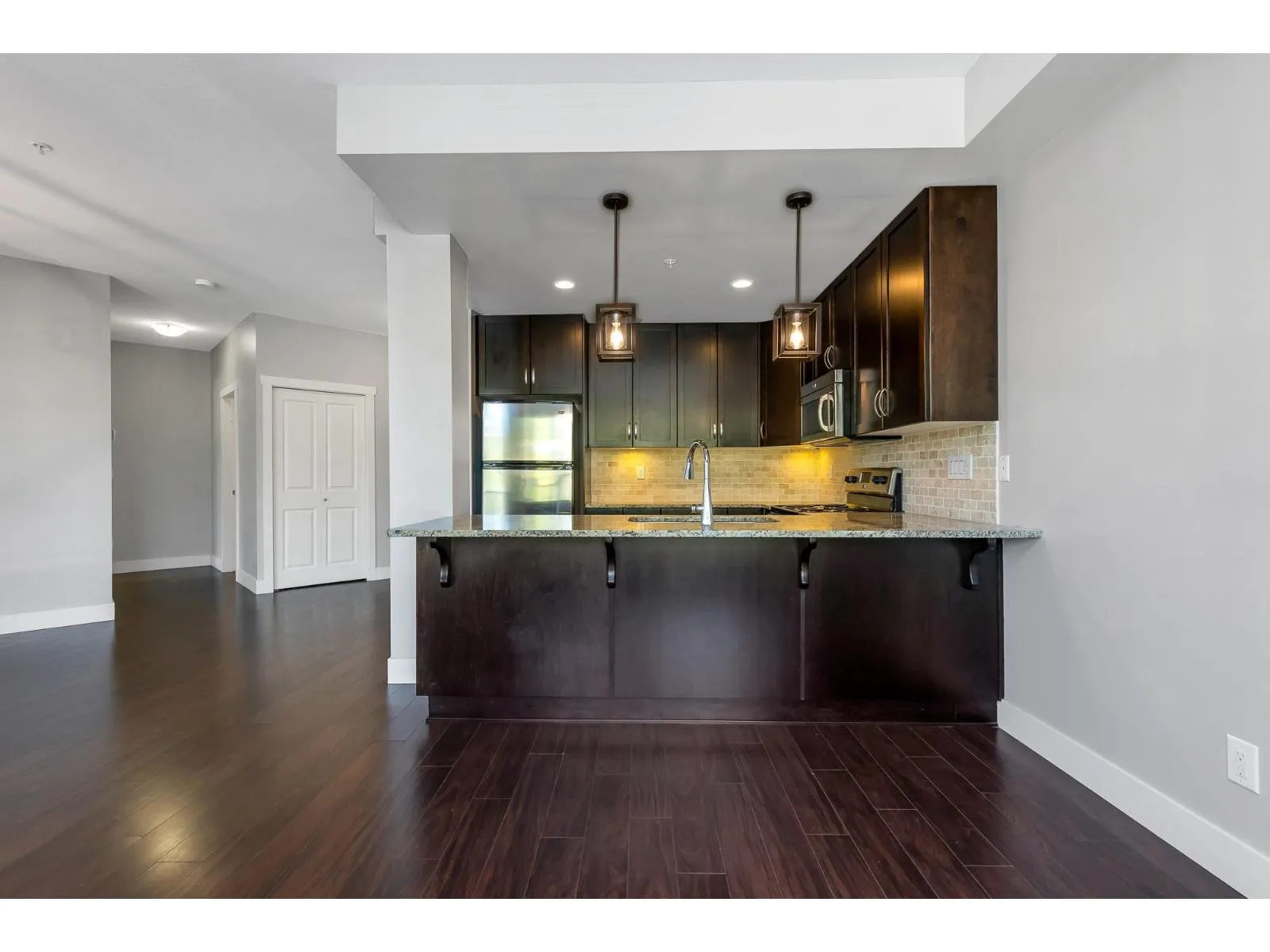 210 3192 GLADWIN ROAD