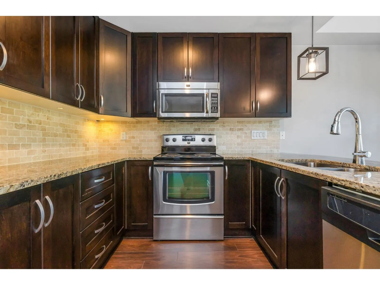 210 3192 GLADWIN ROAD