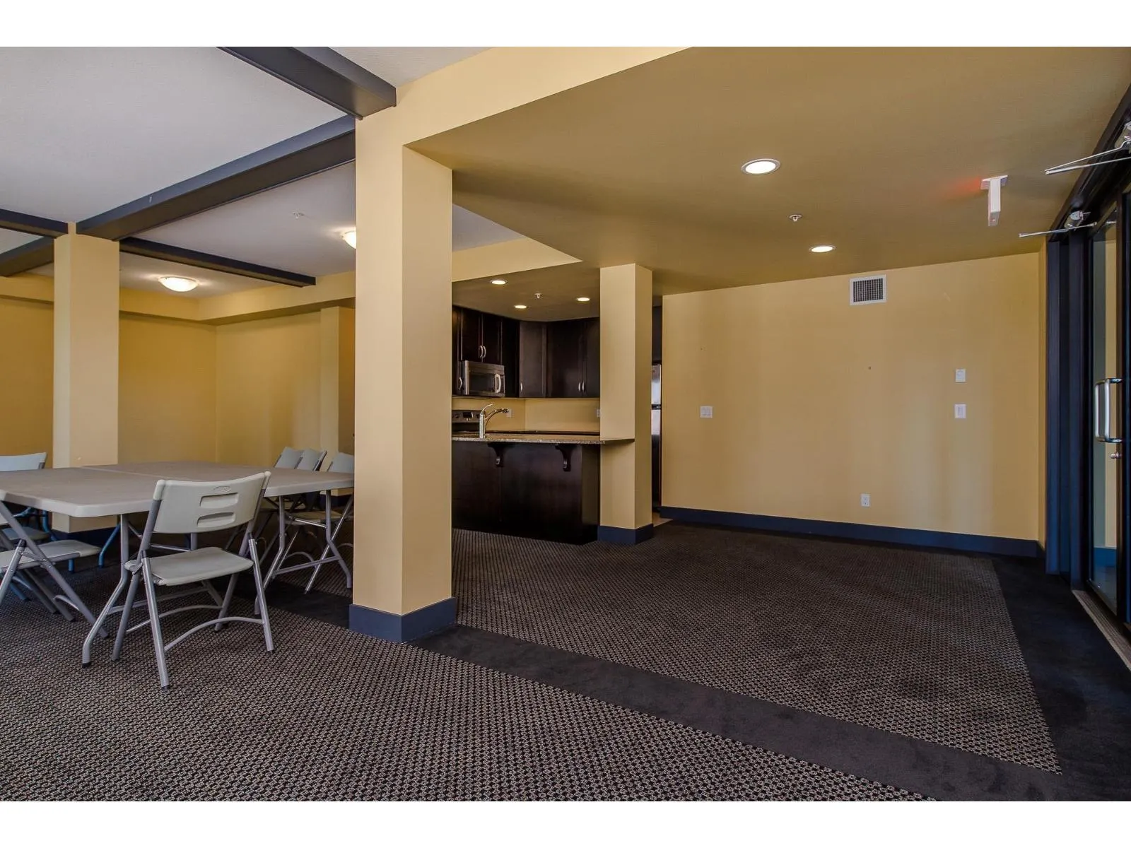 210 3192 GLADWIN ROAD