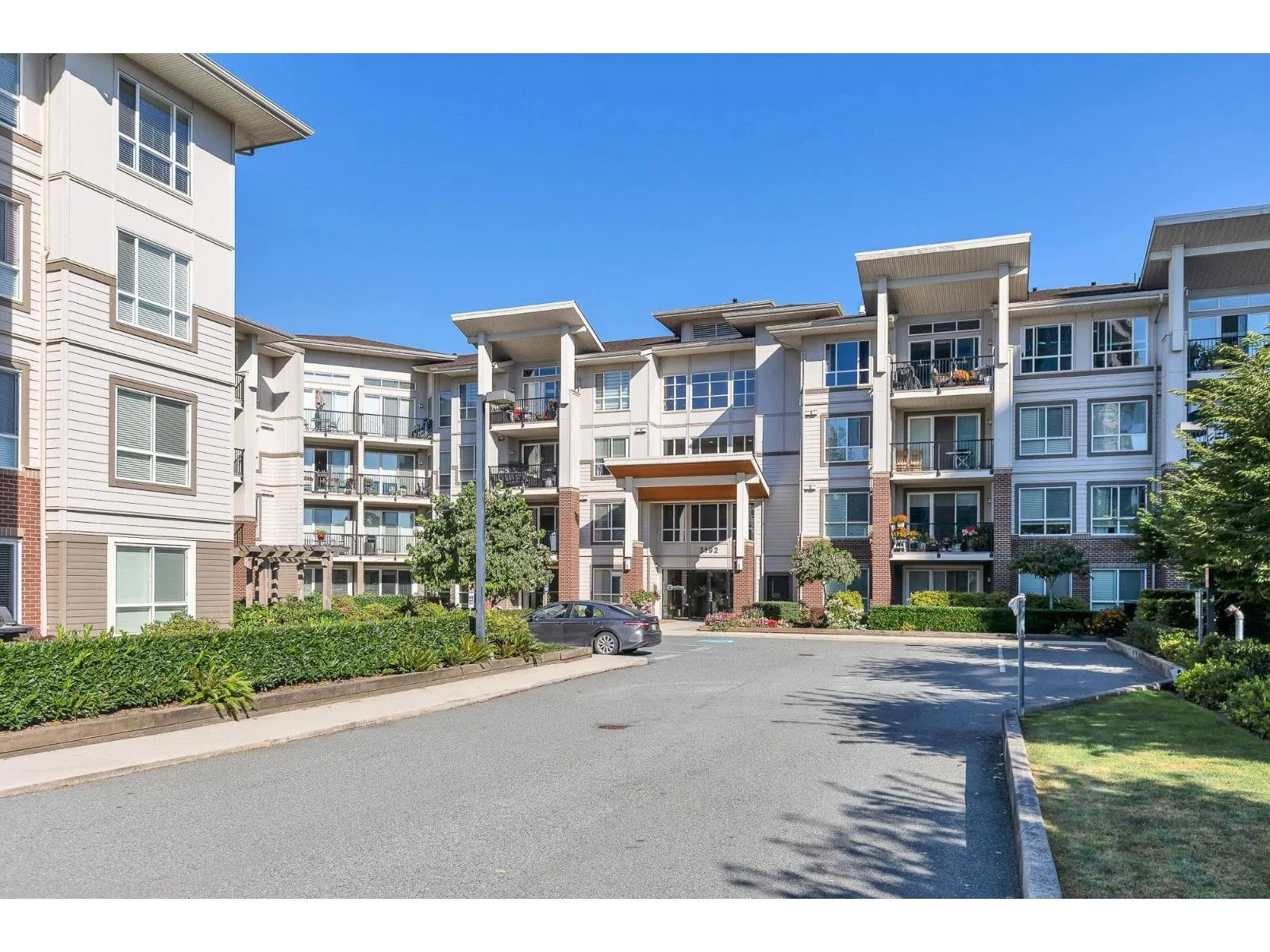 210 3192 GLADWIN ROAD