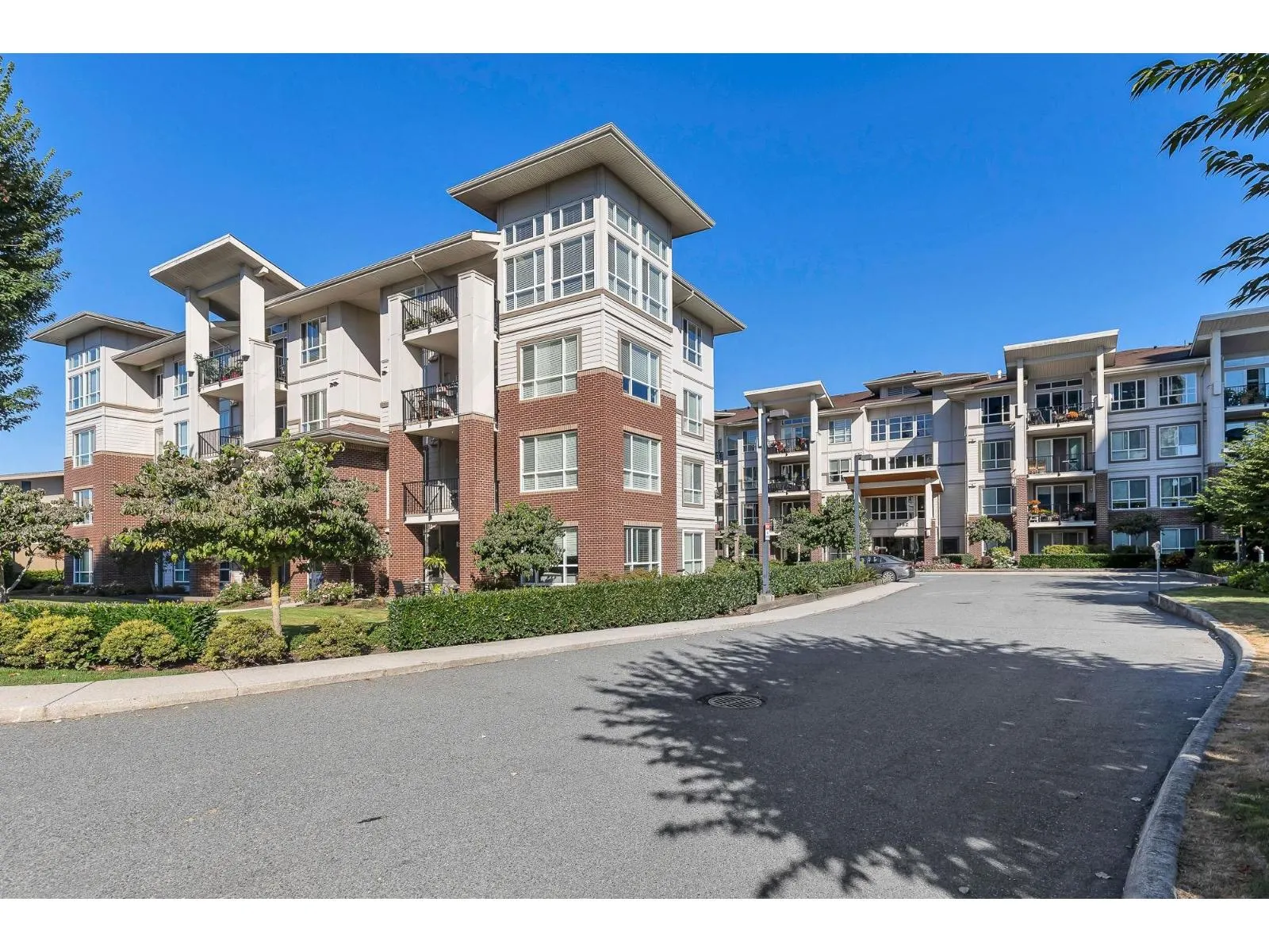 210 3192 GLADWIN ROAD