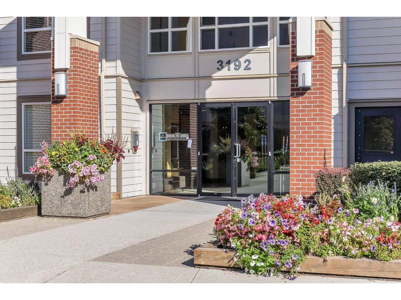 210 3192 GLADWIN ROAD