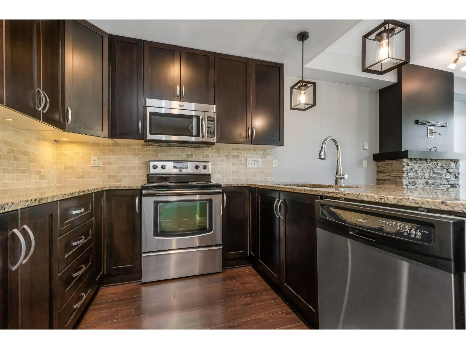 210 3192 GLADWIN ROAD