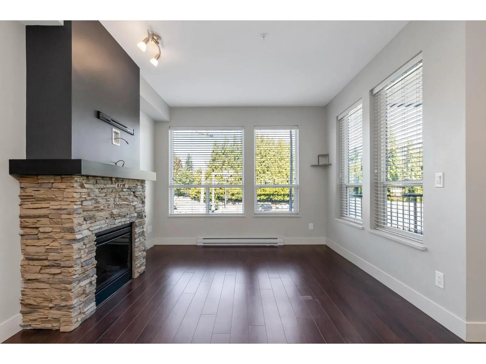 210 3192 GLADWIN ROAD