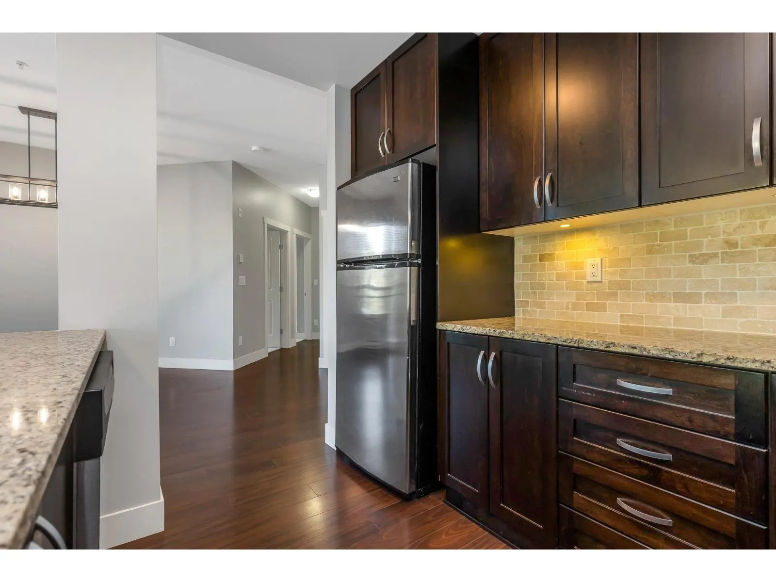 210 3192 GLADWIN ROAD