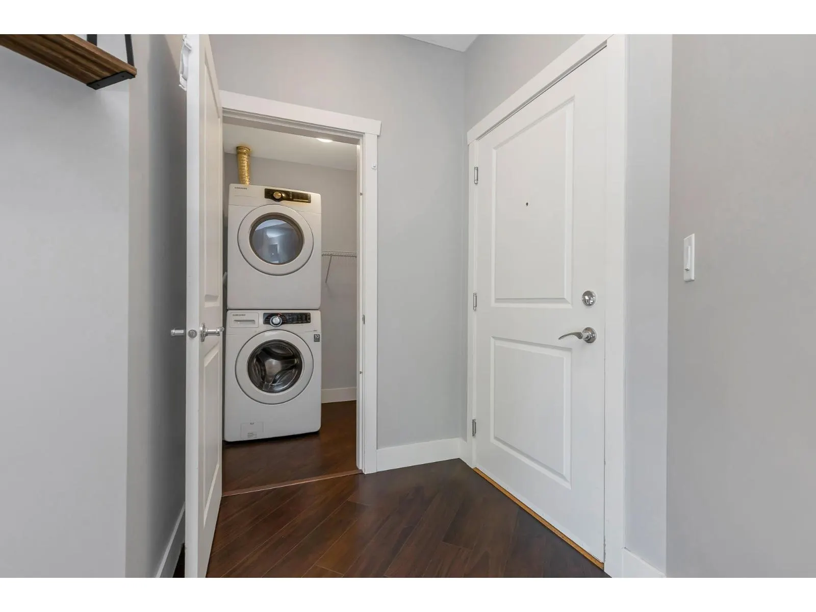 210 3192 GLADWIN ROAD