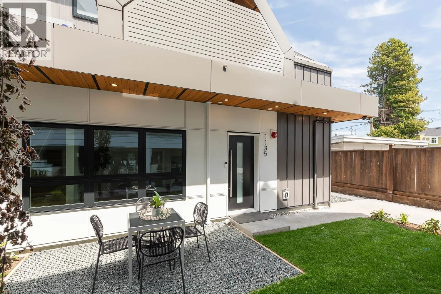 1135 W 33RD AVENUE