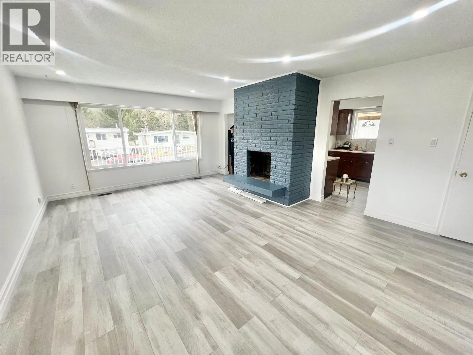 1619 JAMAICA AVENUE